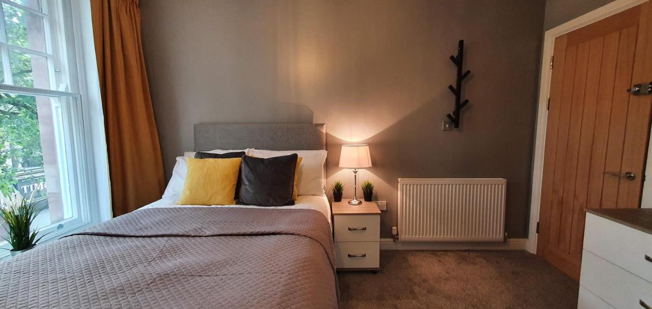 Darwin Stays - Service Accommodation In Newcastle Under Lyme City Centre Exteriér fotografie