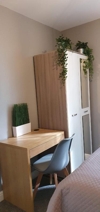 Darwin Stays - Service Accommodation In Newcastle Under Lyme City Centre Exteriér fotografie