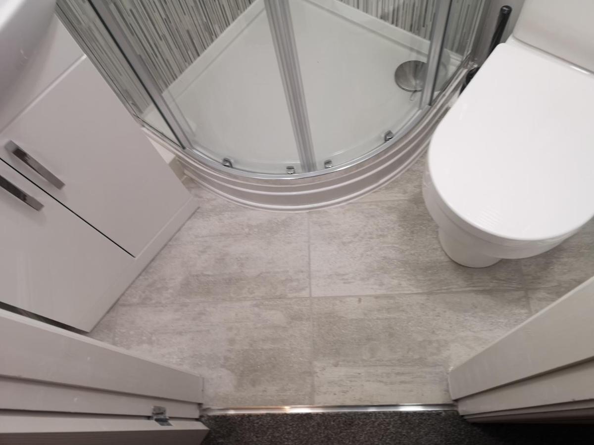 Darwin Stays - Service Accommodation In Newcastle Under Lyme City Centre Exteriér fotografie