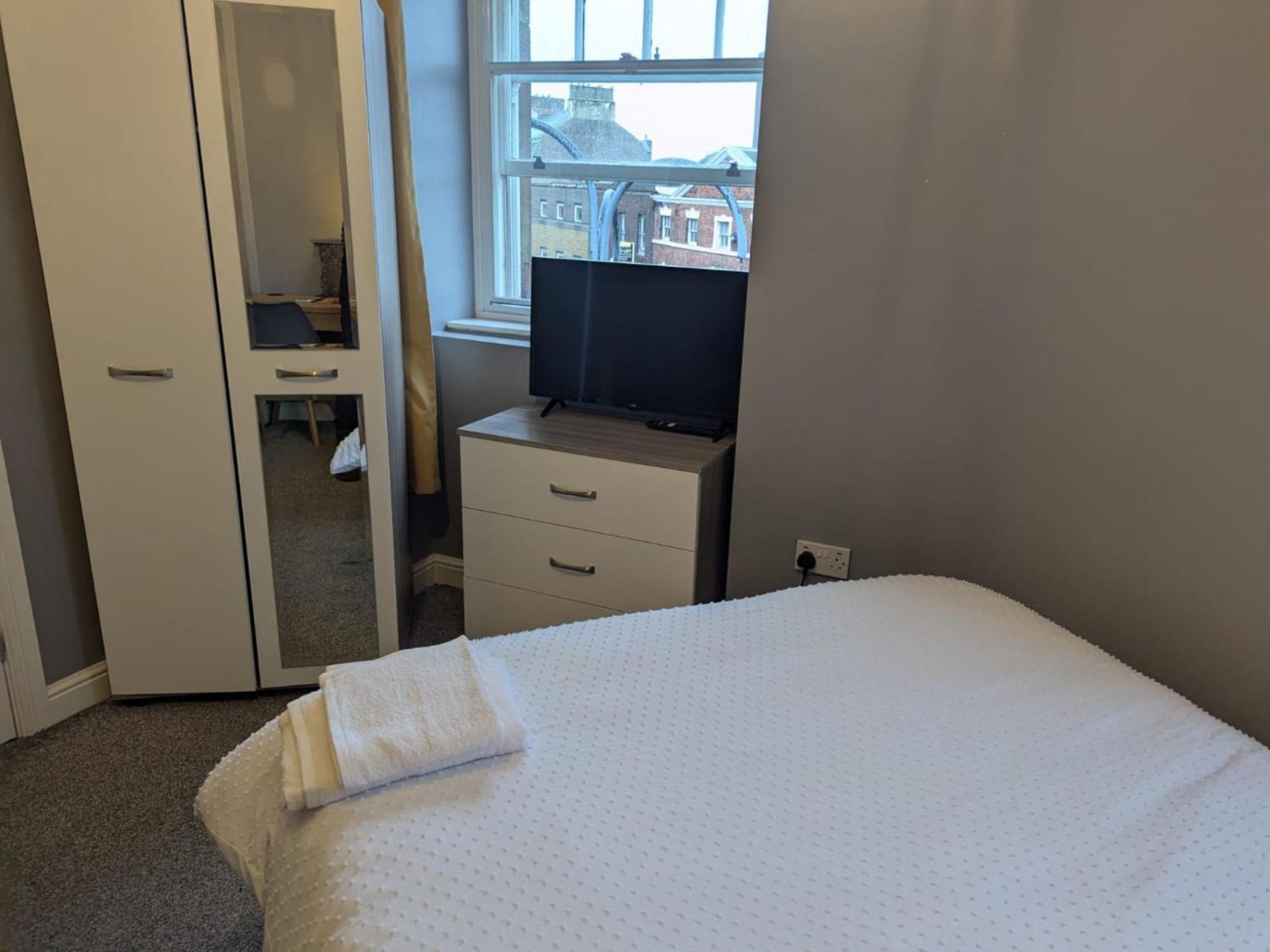 Darwin Stays - Service Accommodation In Newcastle Under Lyme City Centre Exteriér fotografie