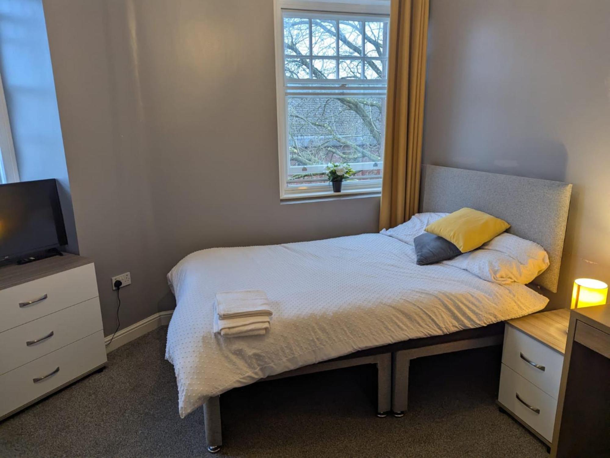 Darwin Stays - Service Accommodation In Newcastle Under Lyme City Centre Exteriér fotografie