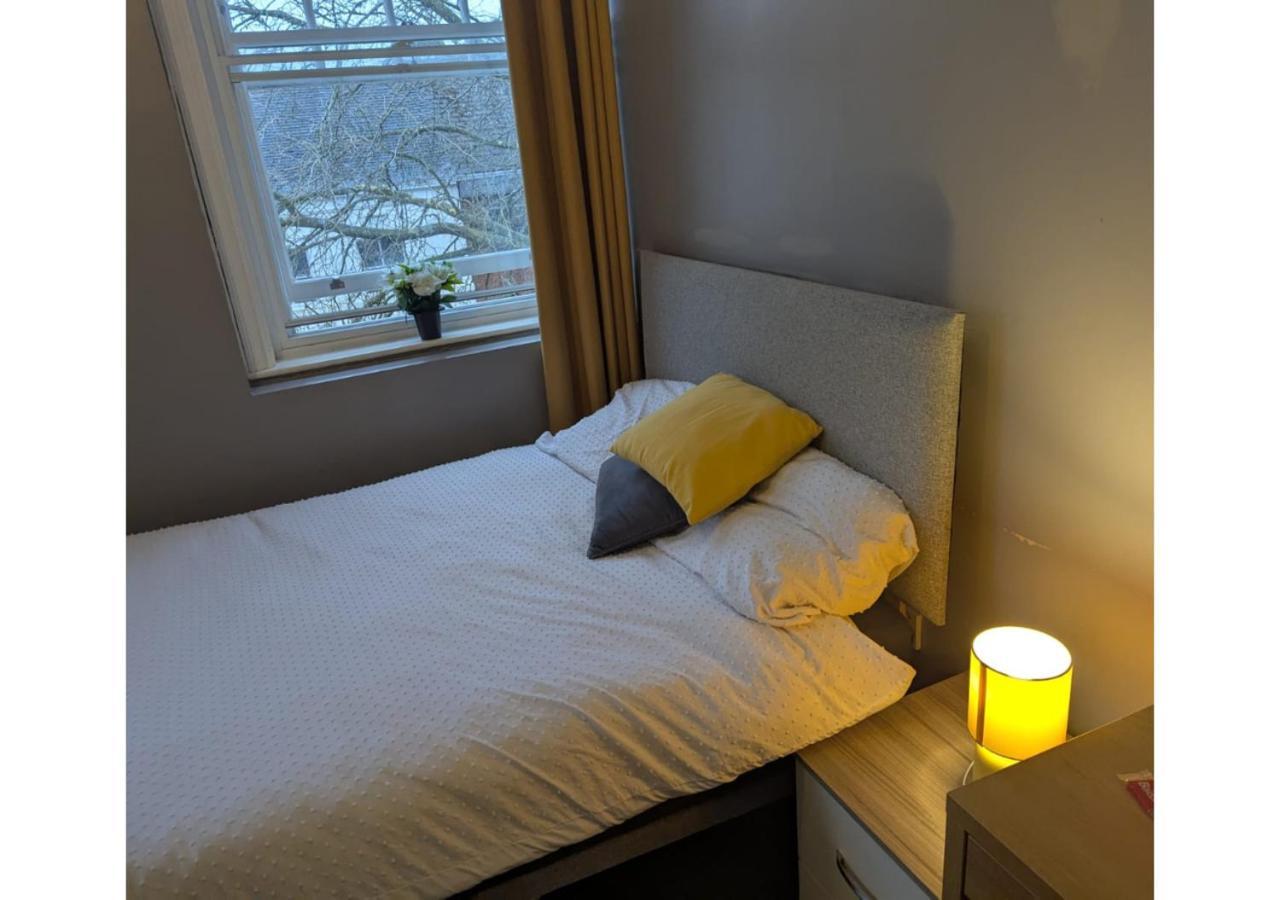 Darwin Stays - Service Accommodation In Newcastle Under Lyme City Centre Exteriér fotografie