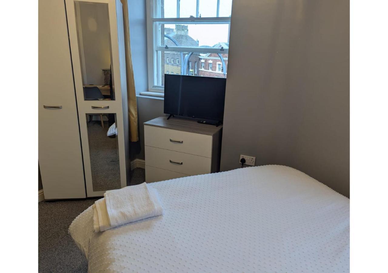 Darwin Stays - Service Accommodation In Newcastle Under Lyme City Centre Exteriér fotografie