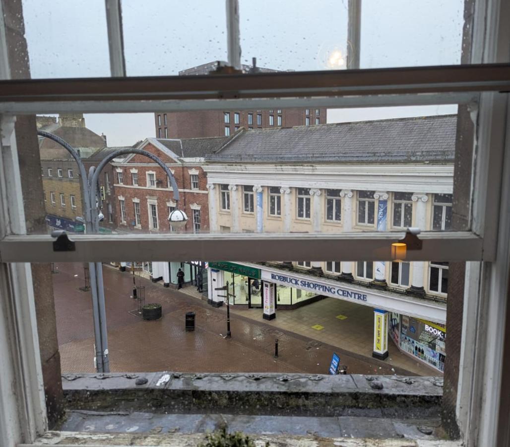 Darwin Stays - Service Accommodation In Newcastle Under Lyme City Centre Exteriér fotografie