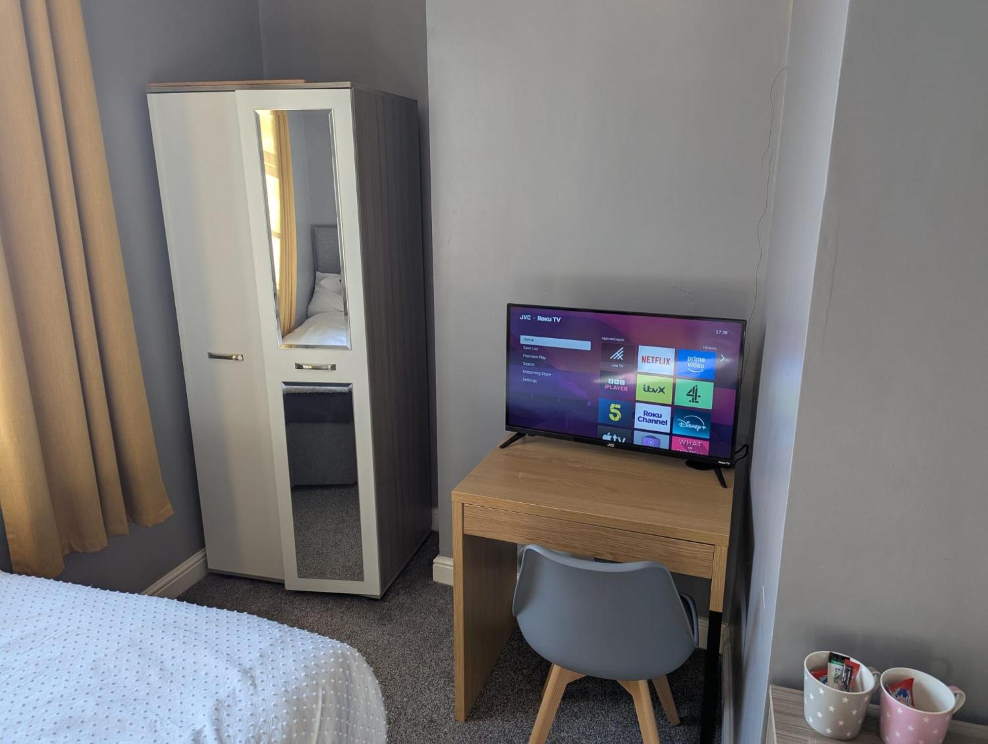Darwin Stays - Service Accommodation In Newcastle Under Lyme City Centre Exteriér fotografie